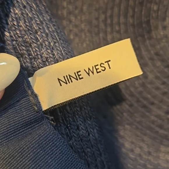 Nine West Stylish Blue Oversized Brim Packable Sun Hat - Picture 5 of 7